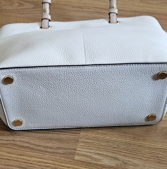 Michael Kors White Leather Tote Bag - Picture 4 of 9